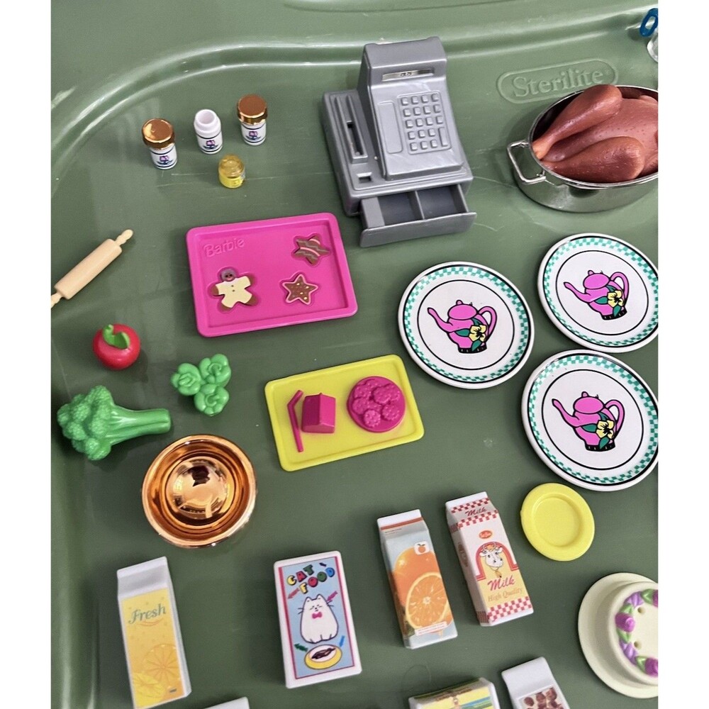 1996 Tyco Kitchen Littles Barbie Dollhouse Size Food Accessories Lot 92 Pieces - Picture 9 of 10